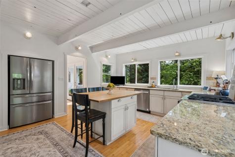 15715 249 Avenue SE Issaquah WA 98027