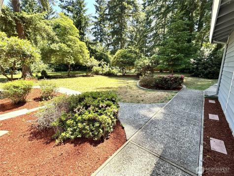 12602 Military Road E Puyallup WA 98374