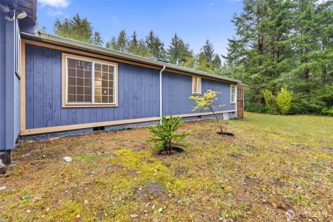 35952 Stackpole Road Ocean Park WA 98640