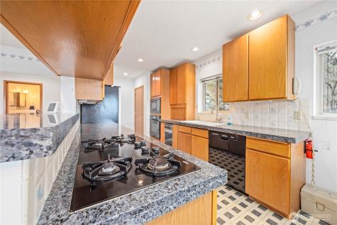 985 Guffy Road Chelan WA 98816