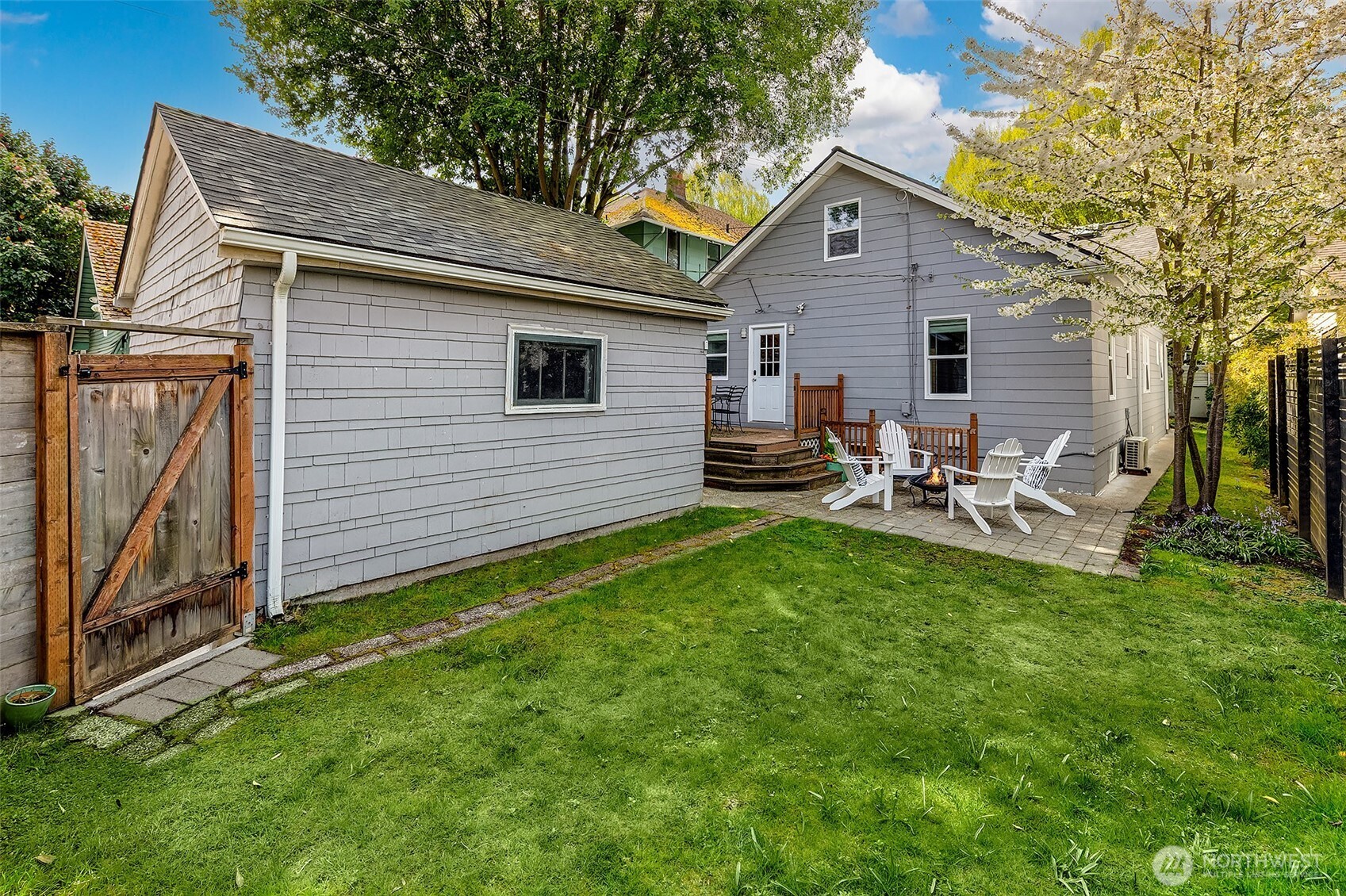 954 19th Avenue E Seattle WA 98112