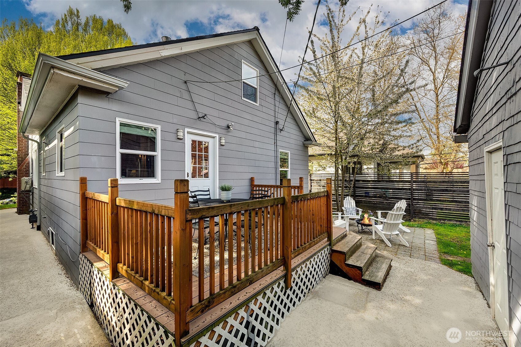 954 19th Avenue E Seattle WA 98112