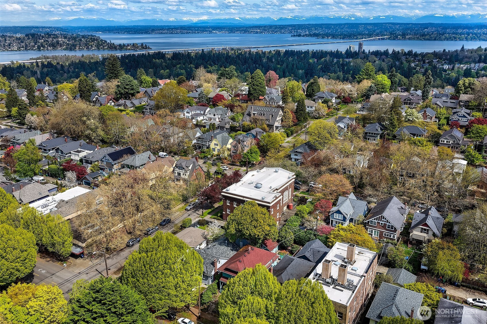 954 19th Avenue E Seattle WA 98112