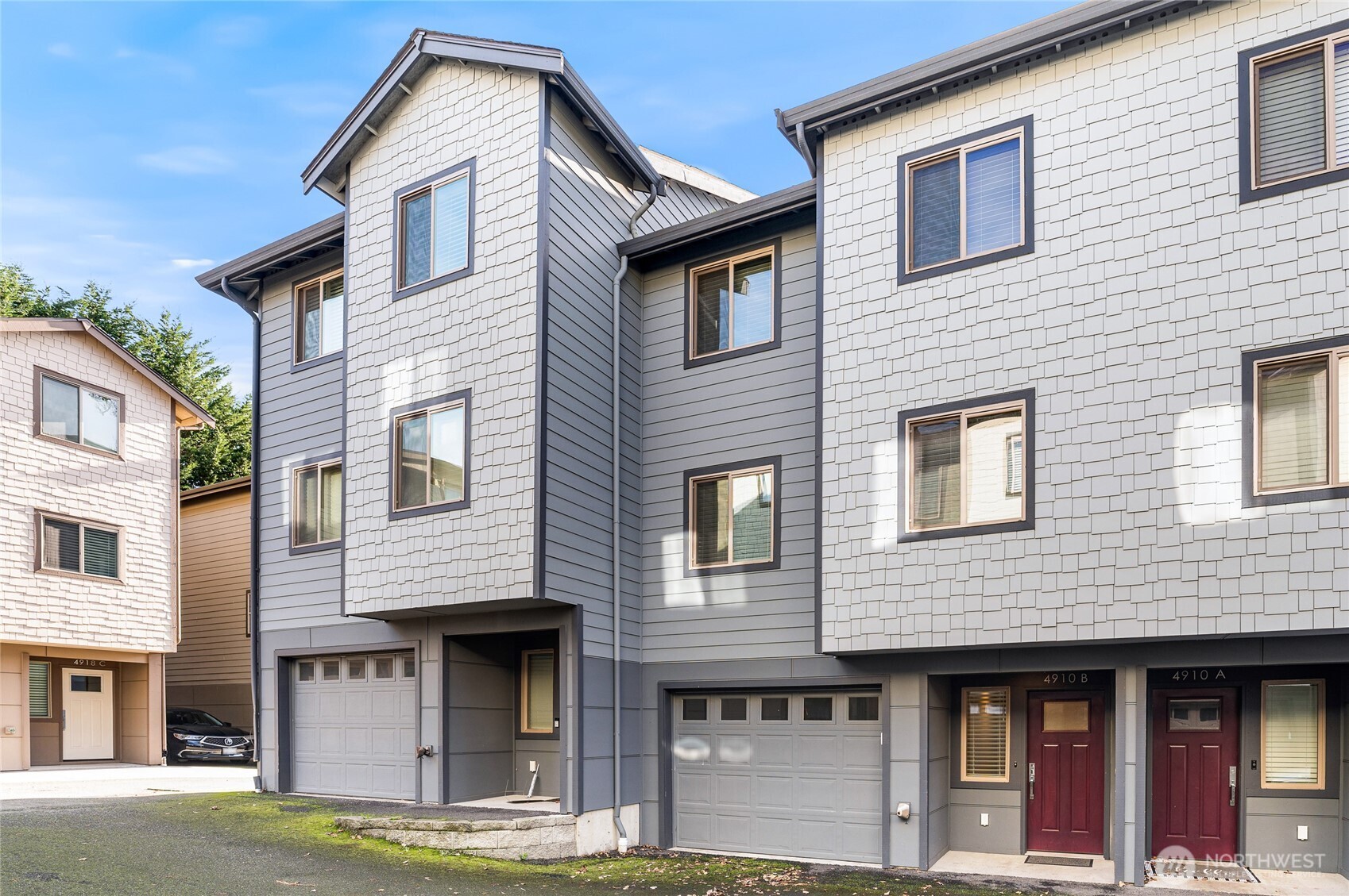 4910 S Willow Street Seattle WA 98118