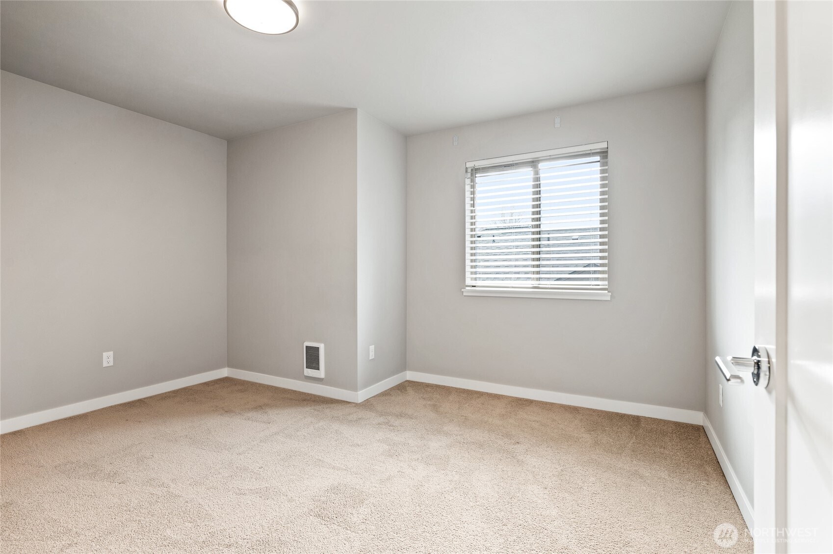 4910 S Willow Street Seattle WA 98118