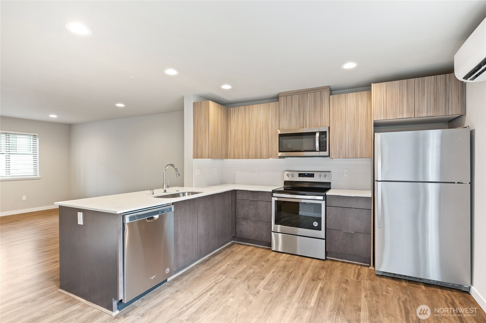 4910 S Willow Street Seattle WA 98118