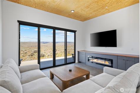 202 Rattlesnake Point NW Quincy WA 98848