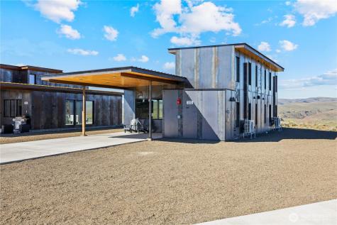 202 Rattlesnake Point NW Quincy WA 98848