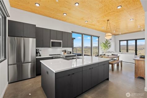 202 Rattlesnake Point NW Quincy WA 98848