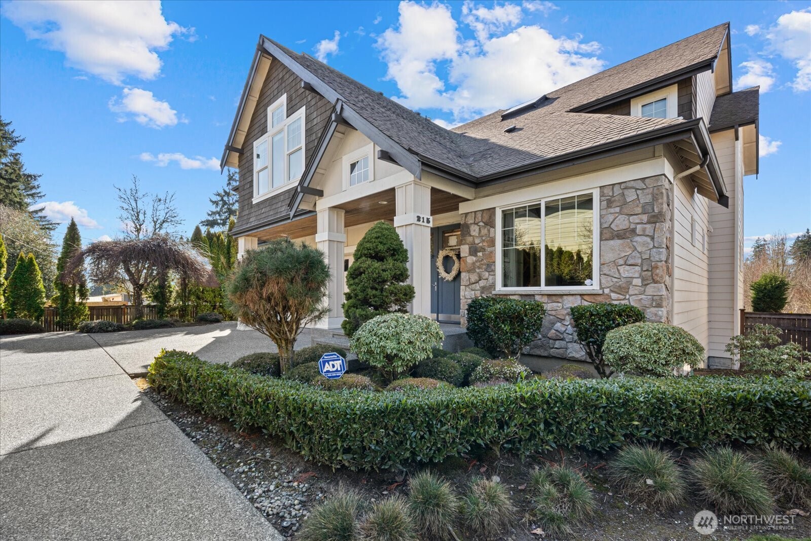 215 Ilwaco Place SE Renton WA 98059