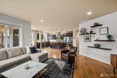 215 Ilwaco Place SE Renton WA 98059