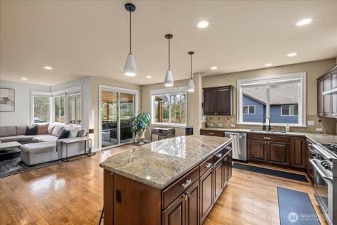 215 Ilwaco Place SE Renton WA 98059