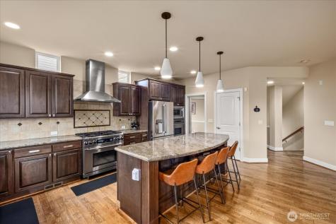 215 Ilwaco Place SE Renton WA 98059
