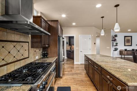 215 Ilwaco Place SE Renton WA 98059