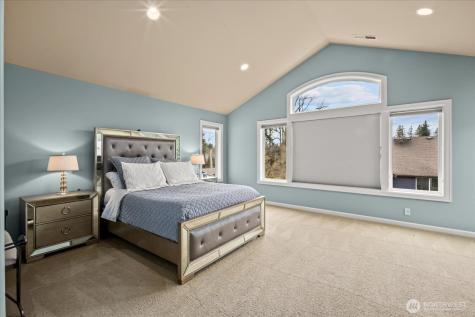 215 Ilwaco Place SE Renton WA 98059