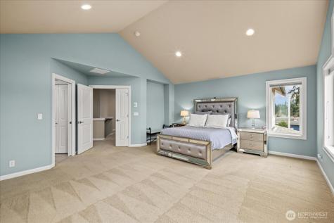 215 Ilwaco Place SE Renton WA 98059