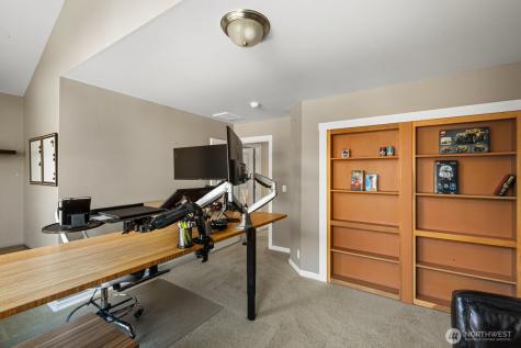 215 Ilwaco Place SE Renton WA 98059