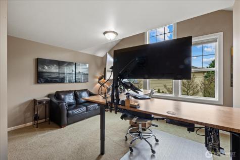 215 Ilwaco Place SE Renton WA 98059
