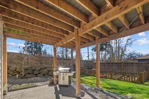 215 Ilwaco Place SE Renton WA 98059