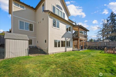 215 Ilwaco Place SE Renton WA 98059