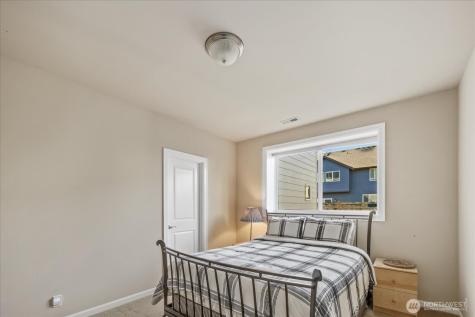215 Ilwaco Place SE Renton WA 98059