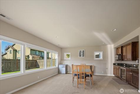 215 Ilwaco Place SE Renton WA 98059