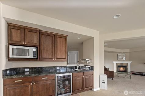 215 Ilwaco Place SE Renton WA 98059