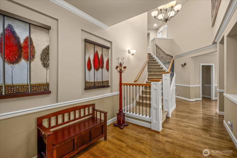 215 Ilwaco Place SE Renton WA 98059