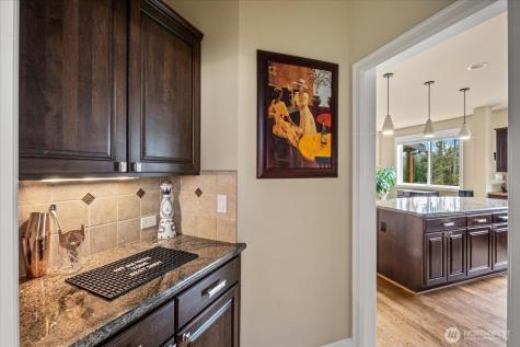 215 Ilwaco Place SE Renton WA 98059