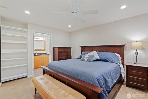 18483 47th Place NE Lake Forest Park WA 98155