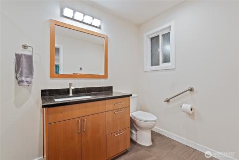 18483 47th Place NE Lake Forest Park WA 98155