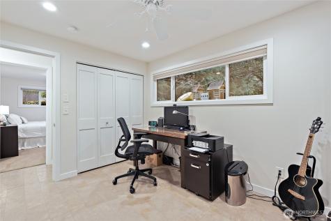 18483 47th Place NE Lake Forest Park WA 98155