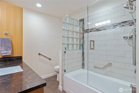 18483 47th Place NE Lake Forest Park WA 98155