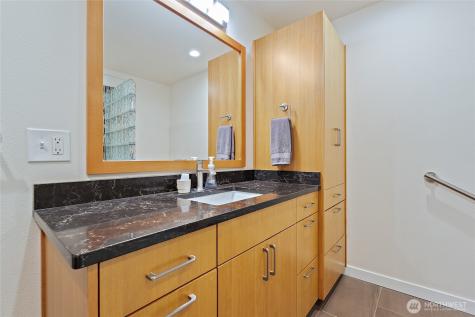 18483 47th Place NE Lake Forest Park WA 98155