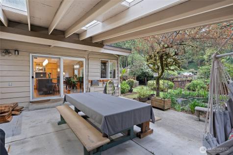 18483 47th Place NE Lake Forest Park WA 98155