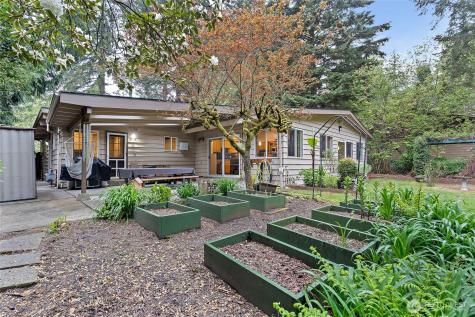 18483 47th Place NE Lake Forest Park WA 98155