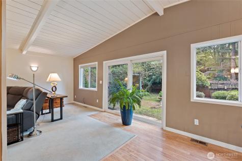 18483 47th Place NE Lake Forest Park WA 98155