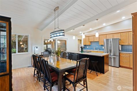 18483 47th Place NE Lake Forest Park WA 98155