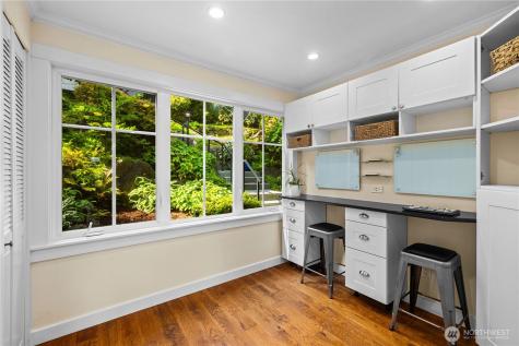 528 W Lake Sammamish Parkway SE Bellevue WA 98008