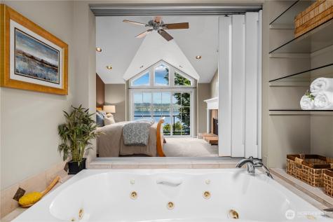 528 W Lake Sammamish Parkway SE Bellevue WA 98008