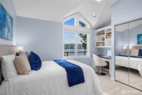 528 W Lake Sammamish Parkway SE Bellevue WA 98008