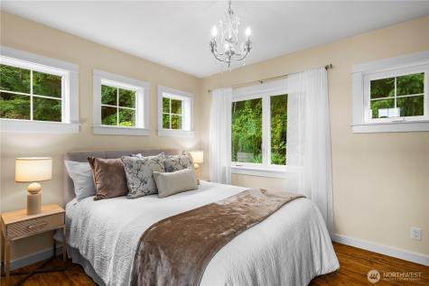 528 W Lake Sammamish Parkway SE Bellevue WA 98008