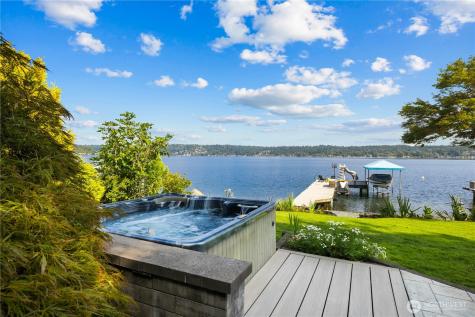 528 W Lake Sammamish Parkway SE Bellevue WA 98008
