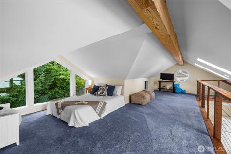 528 W Lake Sammamish Parkway SE Bellevue WA 98008