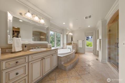 3424 97th Avenue SE Mercer Island WA 98040