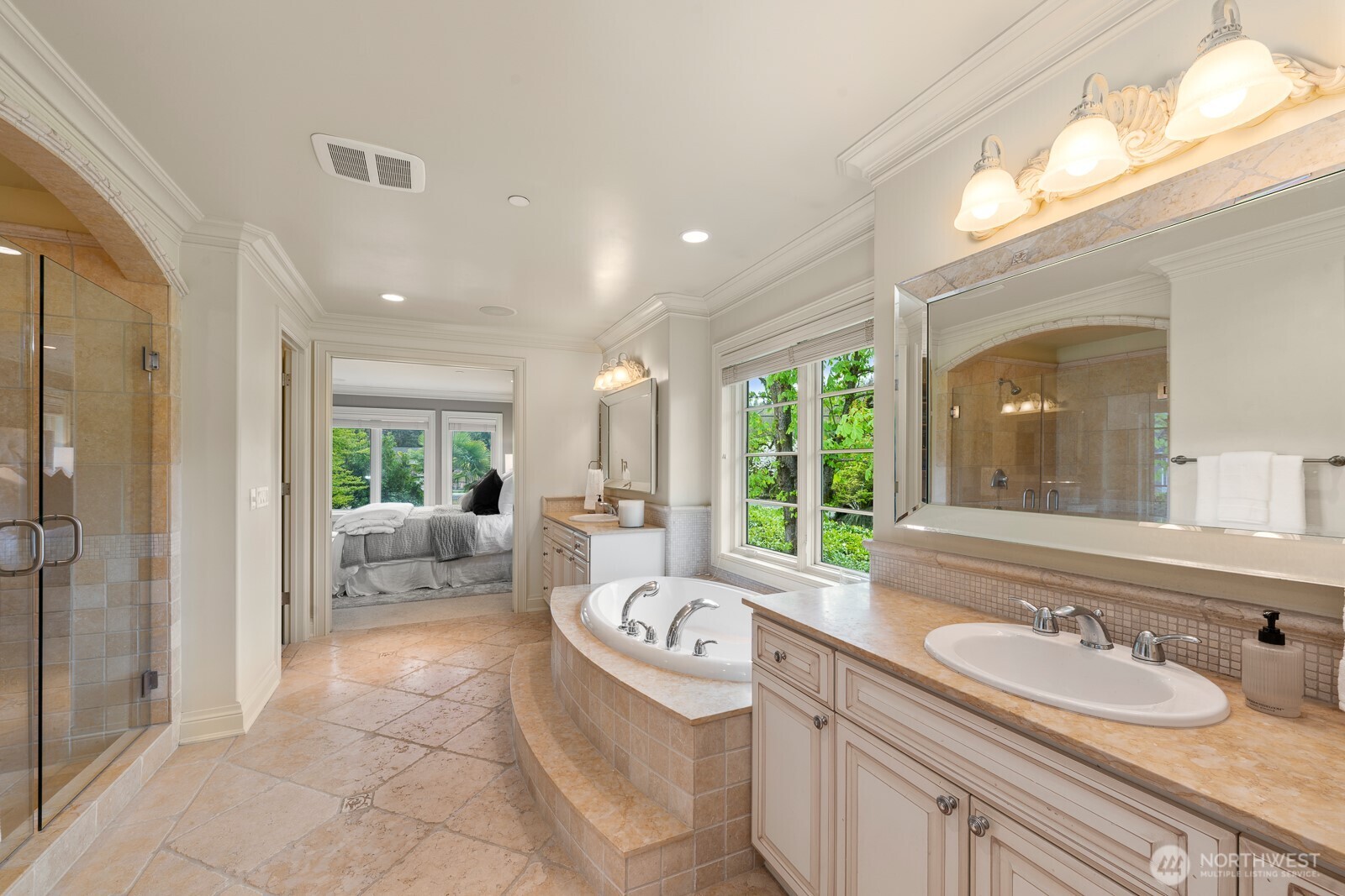 3424 97th Avenue SE Mercer Island WA 98040