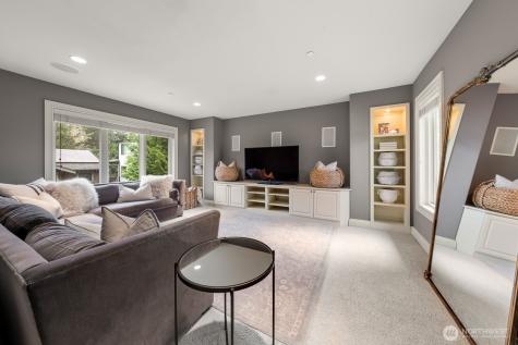 3424 97th Avenue SE Mercer Island WA 98040
