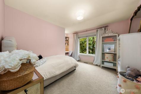 3424 97th Avenue SE Mercer Island WA 98040