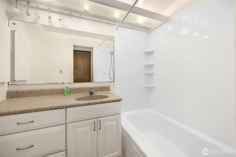 1071 158th Place SE Bellevue WA 98008