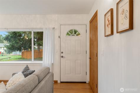 20068 21st Avenue NE Shoreline WA 98155